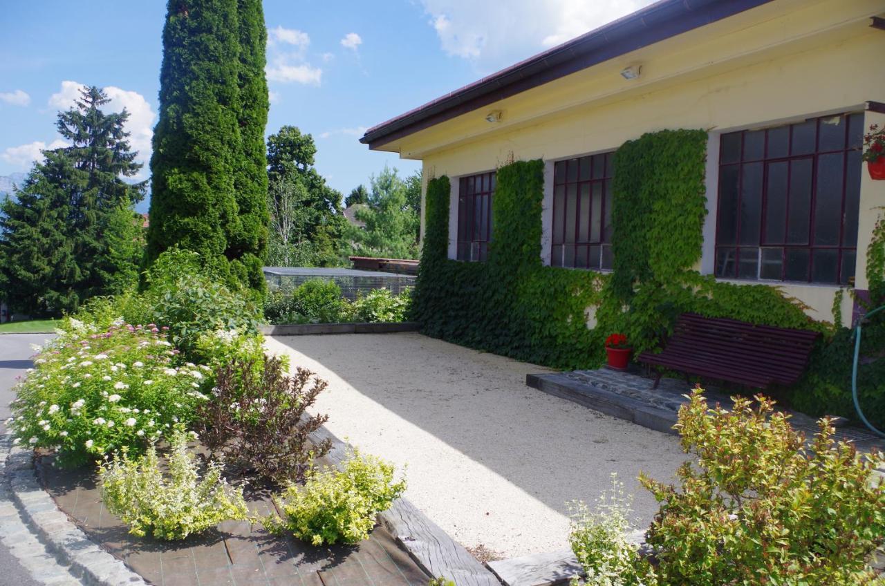 Le Paon Bleu Annecy Poisy Acomodação com café da manhã Exterior foto