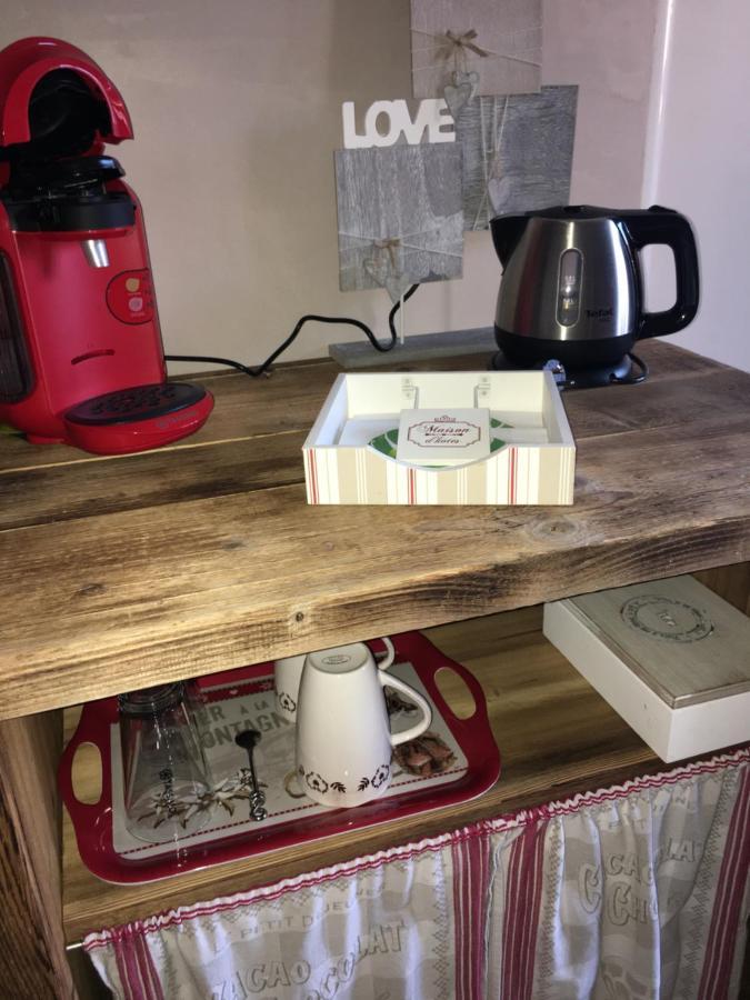 Le Paon Bleu Annecy Poisy Acomodação com café da manhã Exterior foto